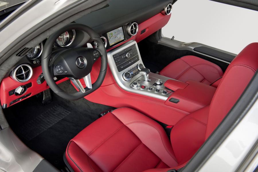  Mercedes-Benz SLS AMG 2010 года  (фото 12 из 526)